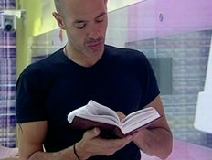 גואל פינטו קורא בתנ"ך