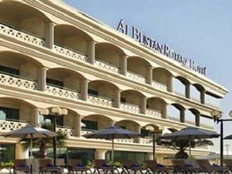 המלון אל בוסתן בו שהה מבחוח בדובאי (צילום: חדשות 2)