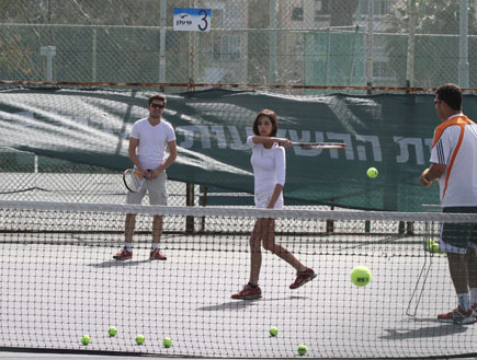 טל טלמון ושי כהנא משחקים טניס, פפראצי 2 (צילום: אלעד דיין)