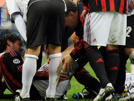 פאטו נפצע במהלך המשחק מול אטלנטה (GettyImages) (צילום: מערכת ONE)