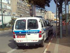 השוטרים נדהמו לגלות תינוק ללא השגחה בבית, ארכיון (צילום: חדשות 2)