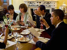 ברק אובמה חוגג סדר פסח בבית הלבן (צילום: הבית הלבן)