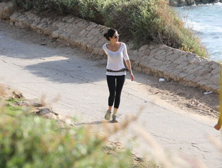 סנדי בר עושה הליכה, פפראצי 2 (צילום: אלעד דיין)