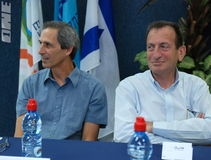 חולדאי ואמברם, במסיבת העיתונאים היום (שי לוי) (צילום: מערכת ONE)