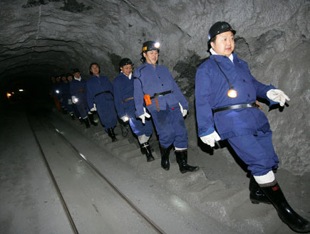 פועלי מכרות בסין (צילום: China Photos, GettyImages IL)