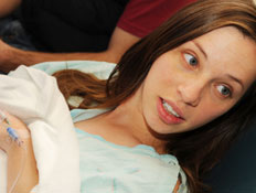 אישה בחדר לידה 3 (צילום: istockphoto)