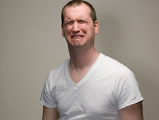 גבר בוכה (צילום: istockphoto)