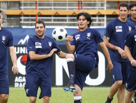 שחקני נבחרת איטליה באימון (רויטרס) (צילום: מערכת ONE)