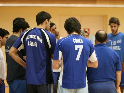 נבחרת ישראל כדורעף (תומר גבאי) (צילום: מערכת ONE)