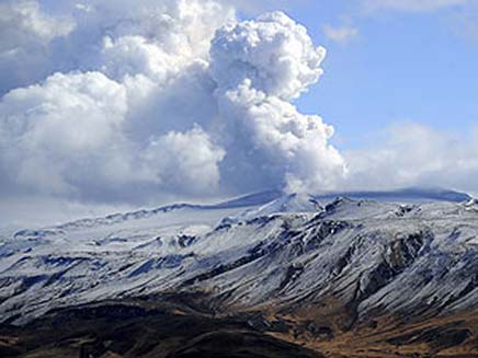 הר הגעש באיסלנד (צילום: סקיי ניוז)