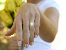 טבעת אירוסין (צילום: Daniel Vineyard, Istock)