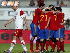 ספרד חוגגת משחק ידידות נקי מפצועים (רויטרס)