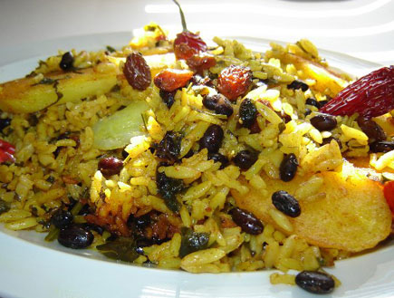 אורז עם שעועית וצימוקים (צילום: פירגה, טועמים במטבח)