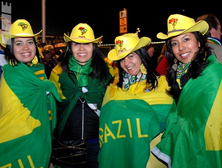 אוהדי נבחרת ברזיל (שי לוי)