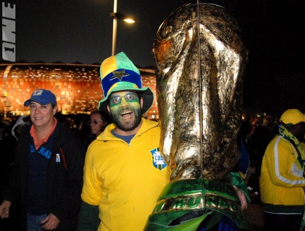 אוהדי נבחרת ברזיל. יחגגו עם הגביע ב-11 ביולי? (שי לוי) (צילום: מערכת ONE)