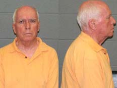 תמונות המעצר של הכומר קווין גריי (צילום: CBS NEWS)