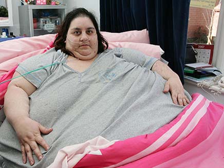 האישה השמנה בעולם, גם היא בריטית (צילום: הסאן)