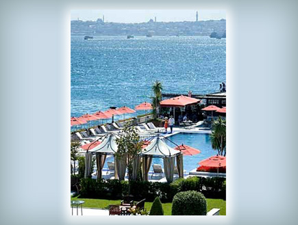 בריכה במלון 4 עונות באיסטנבול טורקיה (צילום: האתר הרשמי)