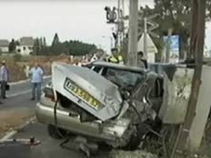 תאונת רכבת ומכונית פרטית בבאר-יעקב (צילום: חדשות 2)