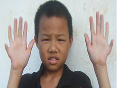 אויאנג גוואנצ'ון והאצבעות המיותרות (צילום: חדשות אורנג')
