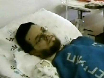 דוד גוטשטיין במיטת בית החולים (צילום: חדשות 2)
