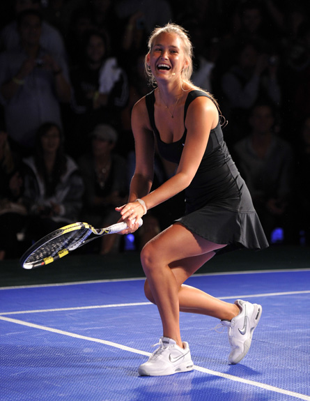  בר רפאלי משחקת טניס (צילום: Bryan Bedder, GettyImages IL)