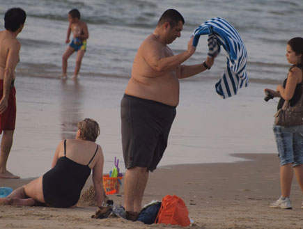  איציק כהן בים (צילום: אלעד דיין)