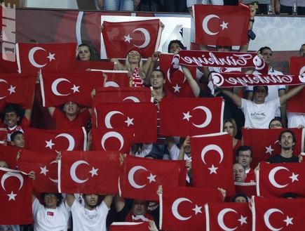 קהל טורקי (רויטרס) (צילום: מערכת ONE)