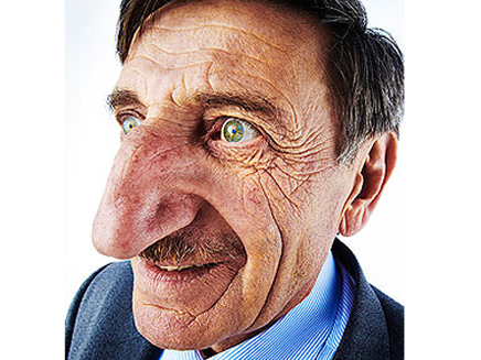 האיש עם האף הארוך בעולם (צילום: הסאן)