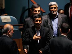 אחמדינג'אד עולה לנאום, הערב באו"ם (צילום: reuters)