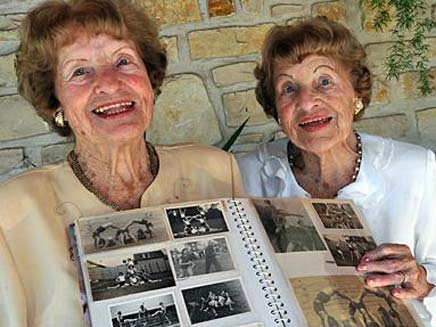 התאומות המבוגרות בעולם (צילום: telegraph)