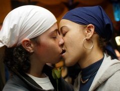 בפוטבול לא אוהבים נשיקות (צילום אילוסטרציה,רויטרס) (צילום: מערכת ONE)