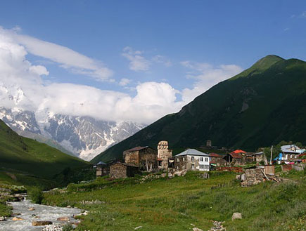 גאורגיה נוף הכפר אושגלי (צילום: מאיה קוסובר)