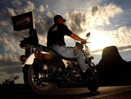אופנוע במסע דרכים (צילום: David McNew, GettyImages IL)