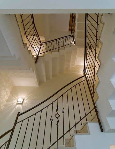 מדרגות אחרי שיפוץ1 - אופיר ארבל (צילום: אילן נחום)