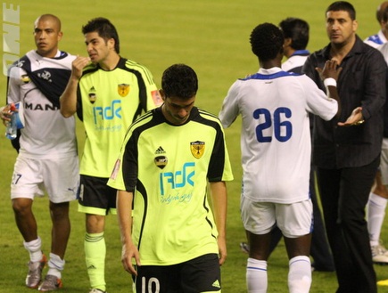 חן עזריאל ואלגארס מאוכזבים בסיום המשחק (גיא בן זיו) (צילום: מערכת ONE)
