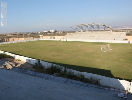 עבודות הבנייה באצטדיון החדש של עכו (עמית מצפה) (צילום: מערכת ONE)