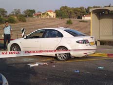הרכב בו נמצא הפצוע (צילום: עזרי עמרם, חדשות 2)