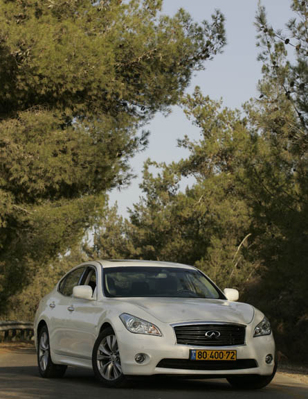 Infiniti M (צילום: נעם וינד)