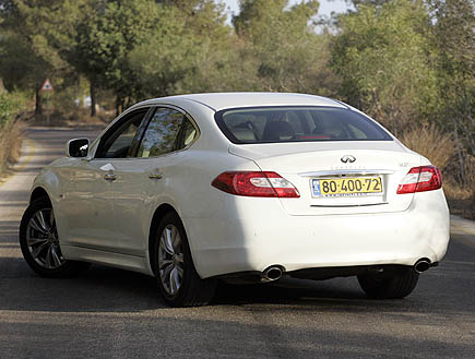 Infiniti M (צילום: נעם וינד)