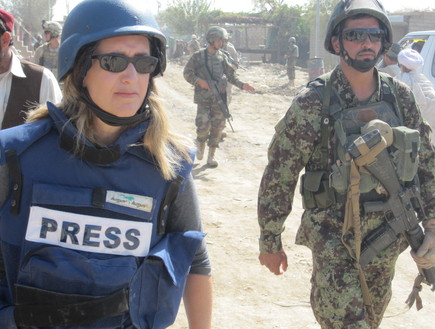 אילנה דיין באפגניסטאן - עובדה 2011 (צילום: ירון לויזון, עובדה)