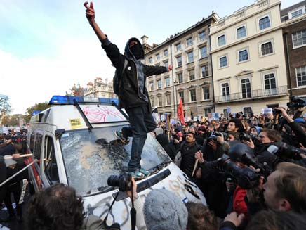הפגנת סטודנטים בלונדון (צילום: חדשות 2)