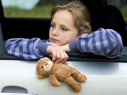 ילדה במכונית (צילום: Jozef Polc, Istock)