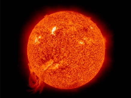 השמש: חמה, יפה ומסוכנת (צילום: NASA)
