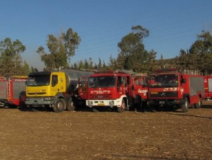הכבאיות שהשתתפו בשריפה (צילום: כבאי אבנר בן-מנחם, כיבוי רמת גן)