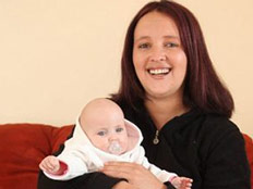 האם והתינוק/תינוקת (צילום: dailymail.co.uk)