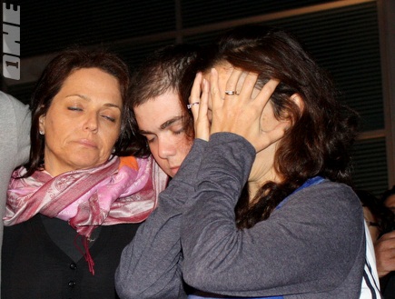 משפחת כהן ממררת בבכי  (יניב גונן) (צילום: מערכת ONE)