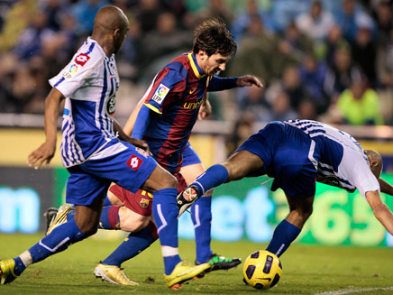 ברצלונה מנצחת את לה קורוניה, משחק כדורגל (צילום: חדשות 2)