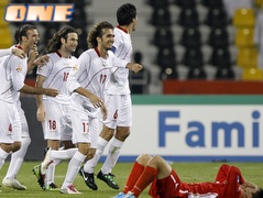 איראן חוגגת עליה לרבע הגמר (רויטרס) (צילום: מערכת ONE)