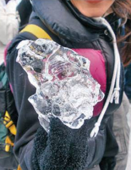 גביש קרח מקרחון וידמה (צילום: עופר שפירא, גלובס)
